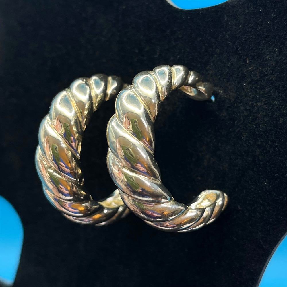 Vintage Twisted Ribbed Hoop Earrings Gold Tone Chunky Textured C-Hoops 80s 90s